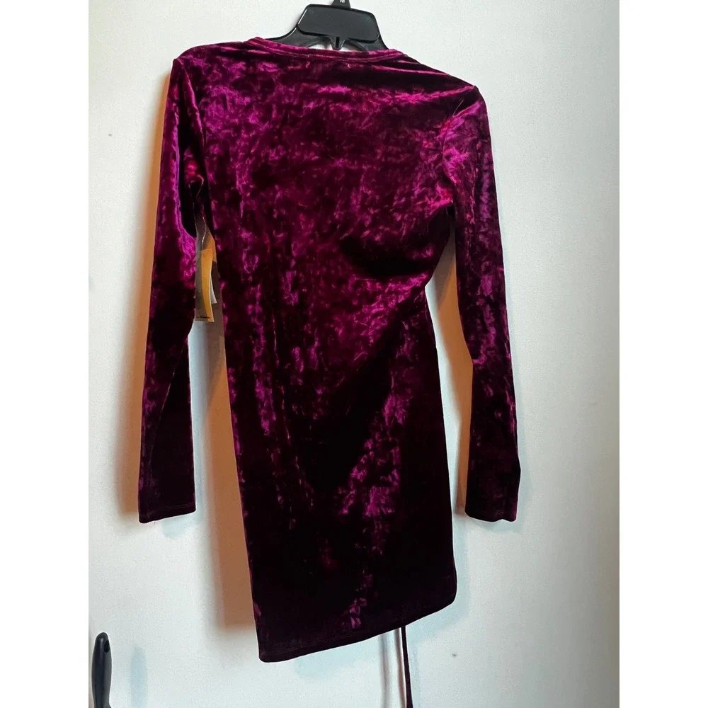 Live to be Spoiled Velvet Ruched Bodycon Dress Wine Long Sleeve Sz Medium‎ NWT - Picture 6 of 9